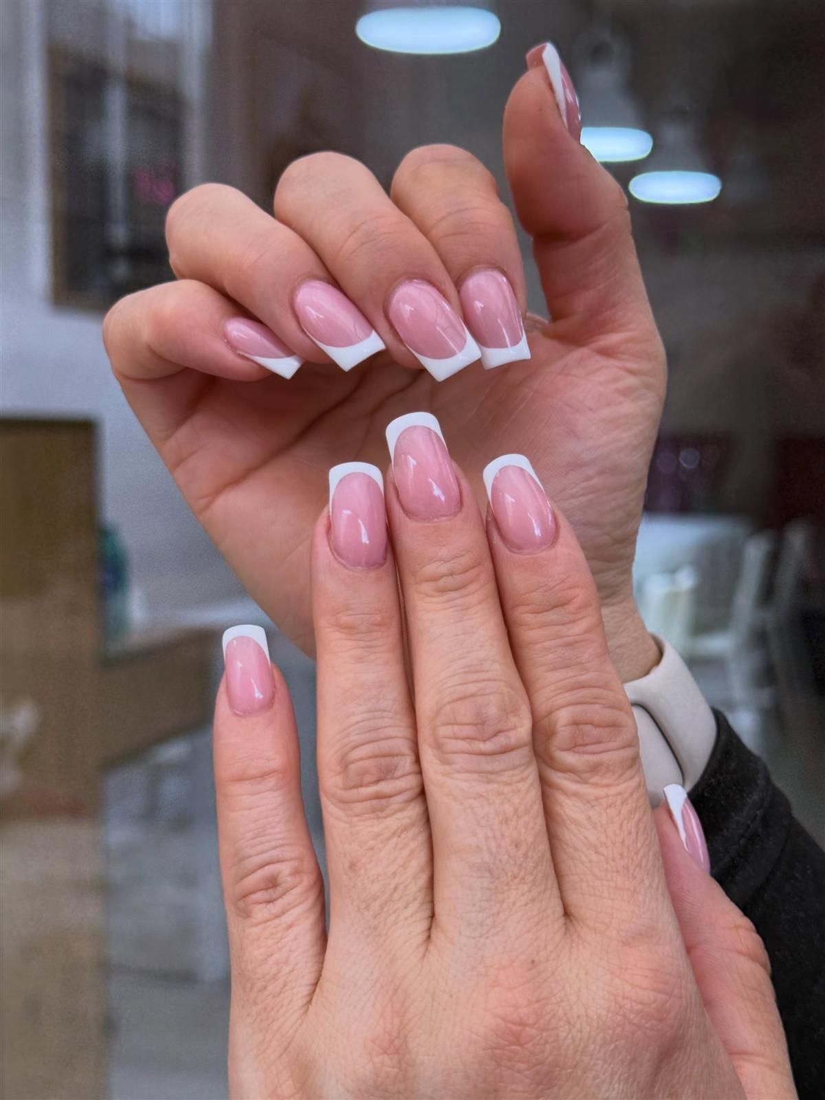 Uñas francesas clásicas